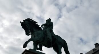 Pros and Cons of Constitutional Monarchy